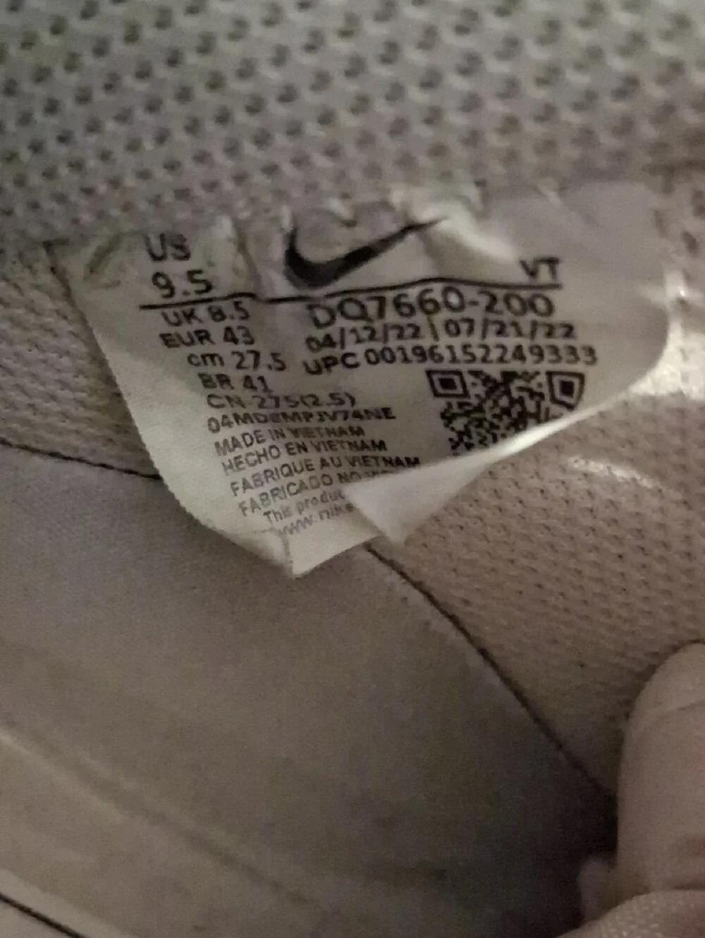 Nike Low-Top Sneakers in Cream, Tan & Brown